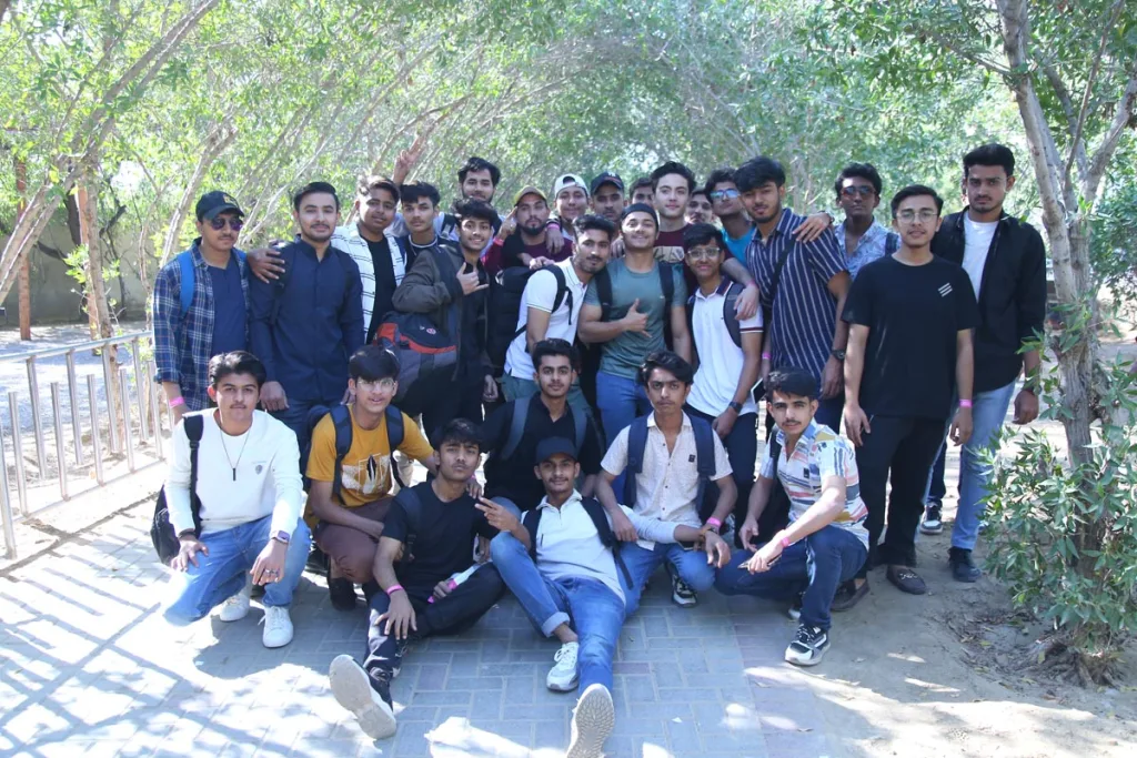 NCR-CET Students Group Photo at Dreamworld